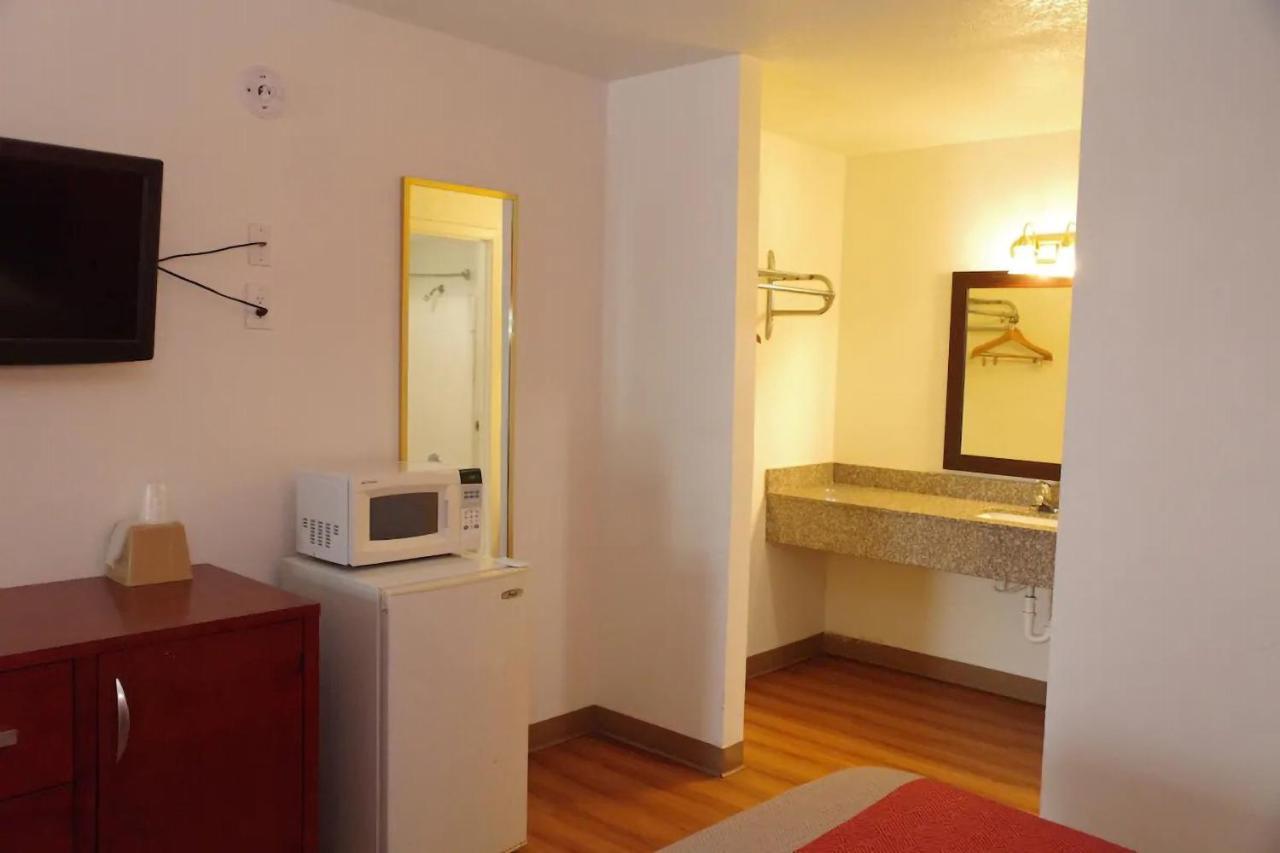 Giddings Executive Inn Kültér fotó