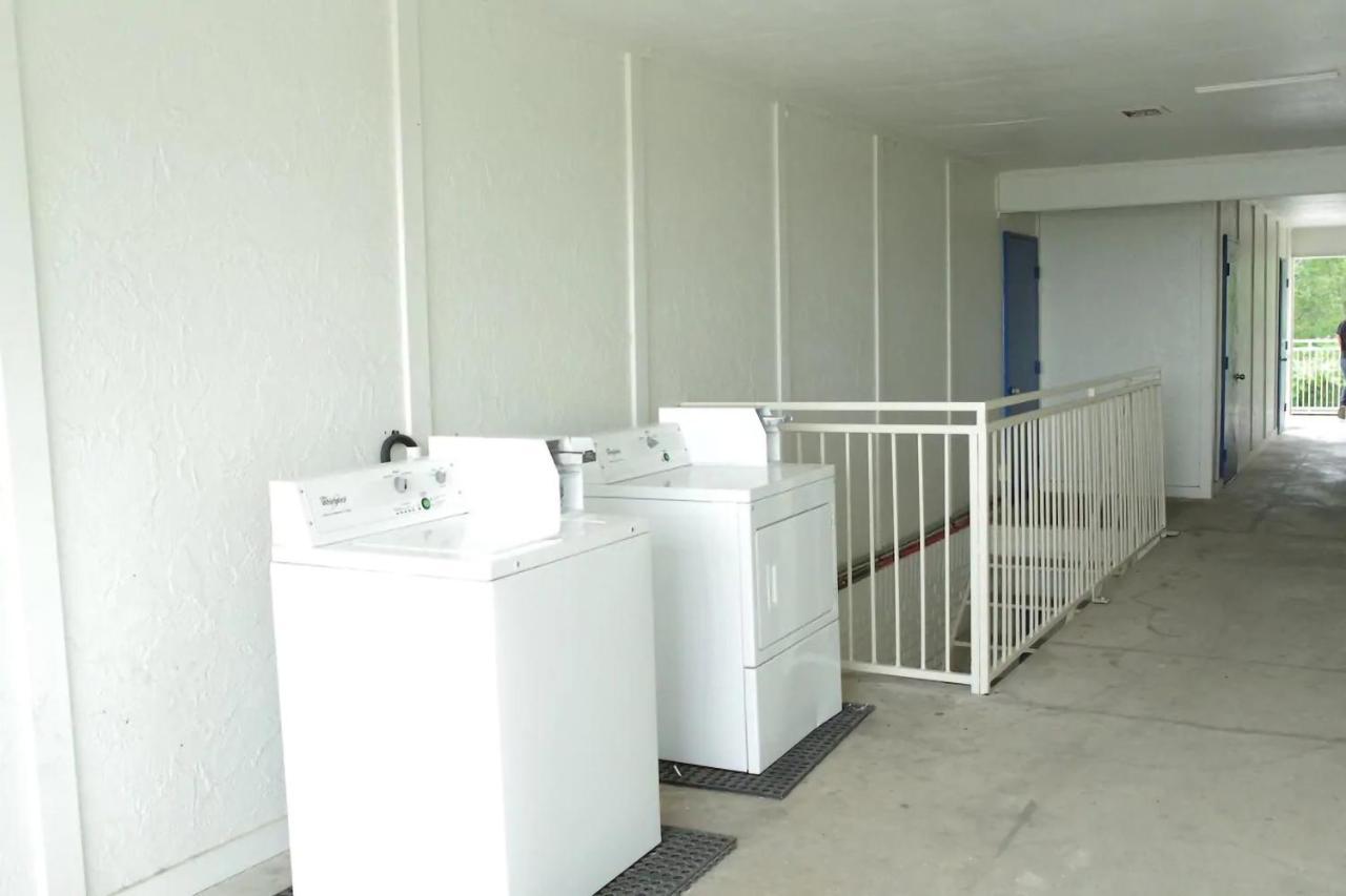 Giddings Executive Inn Kültér fotó