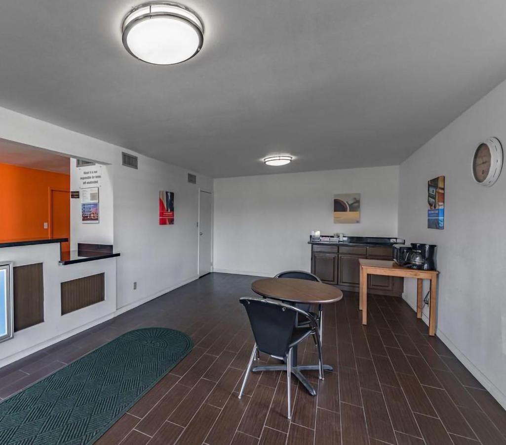 Giddings Executive Inn Kültér fotó