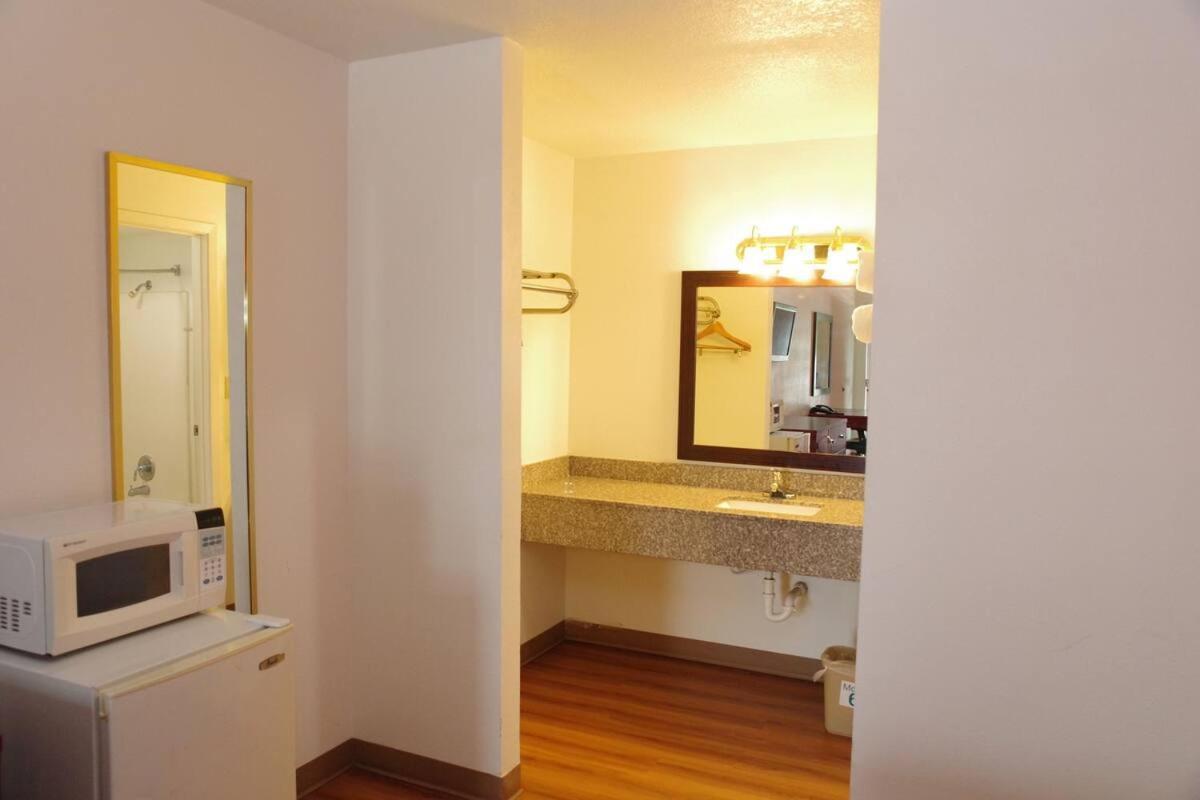 Giddings Executive Inn Kültér fotó