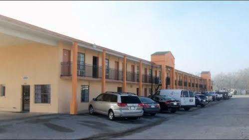 Giddings Executive Inn Kültér fotó